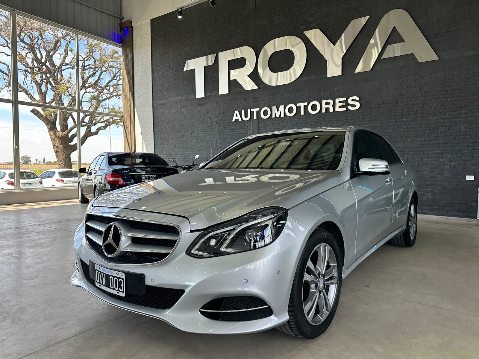 MERCEDES BENZ E250