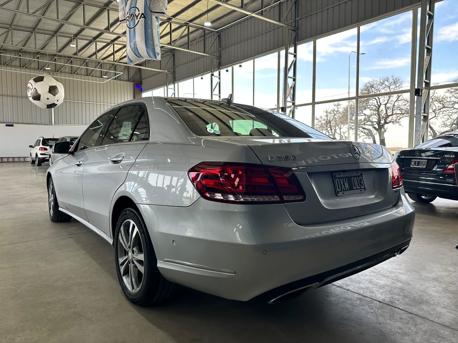 MERCEDES BENZ E250