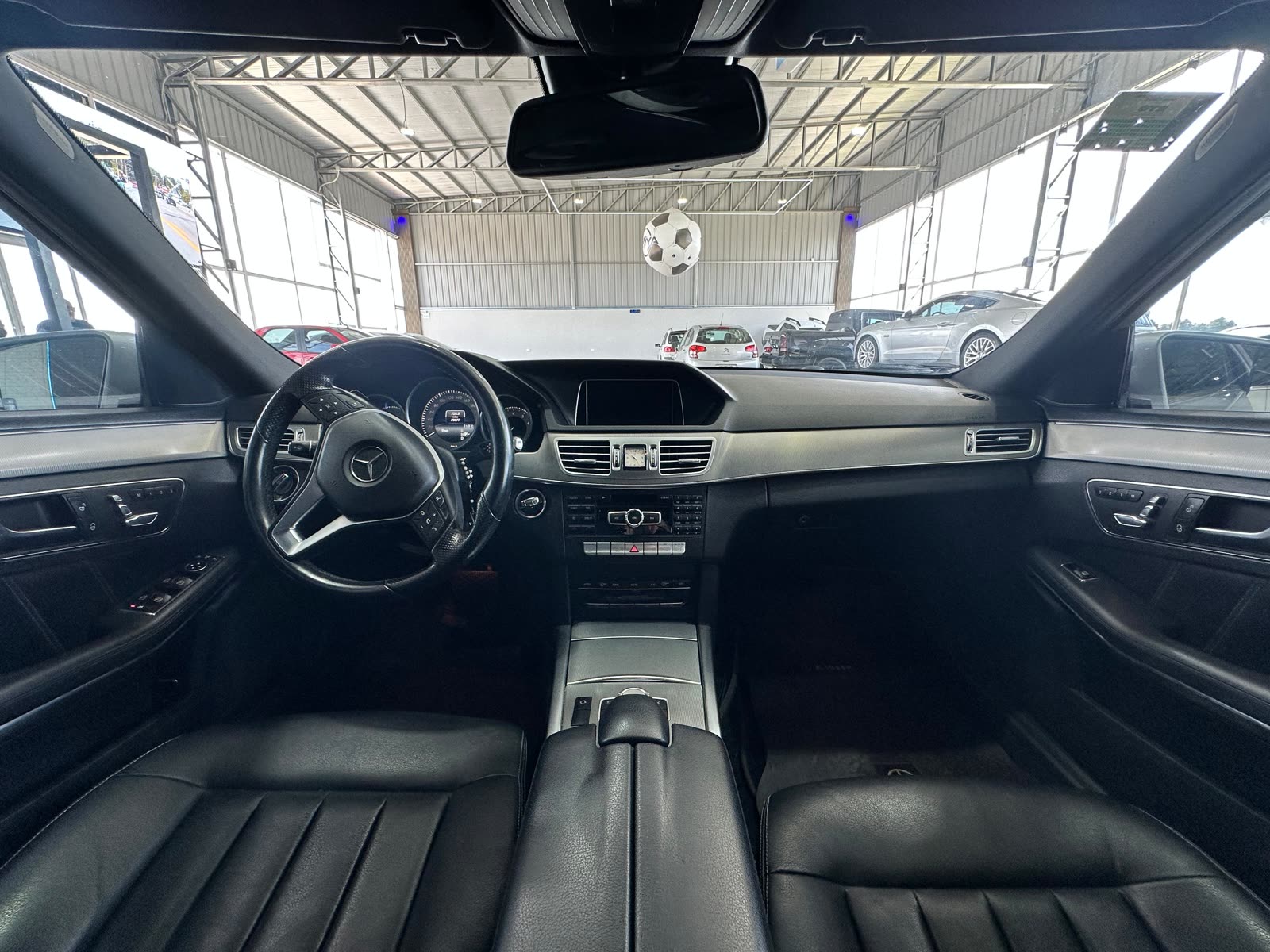 MERCEDES BENZ E250