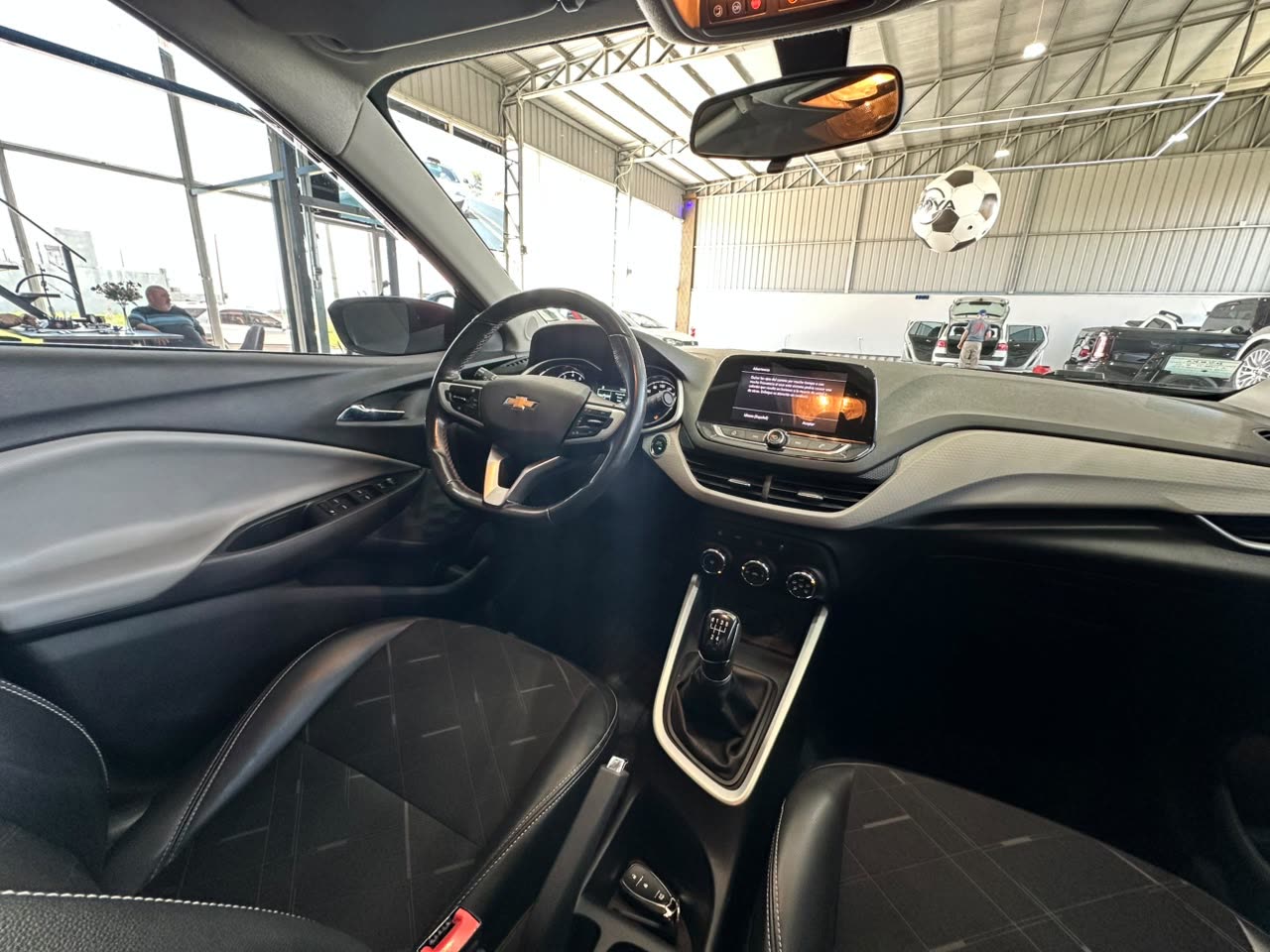 CHEVROLET ONIX PREMIER MT